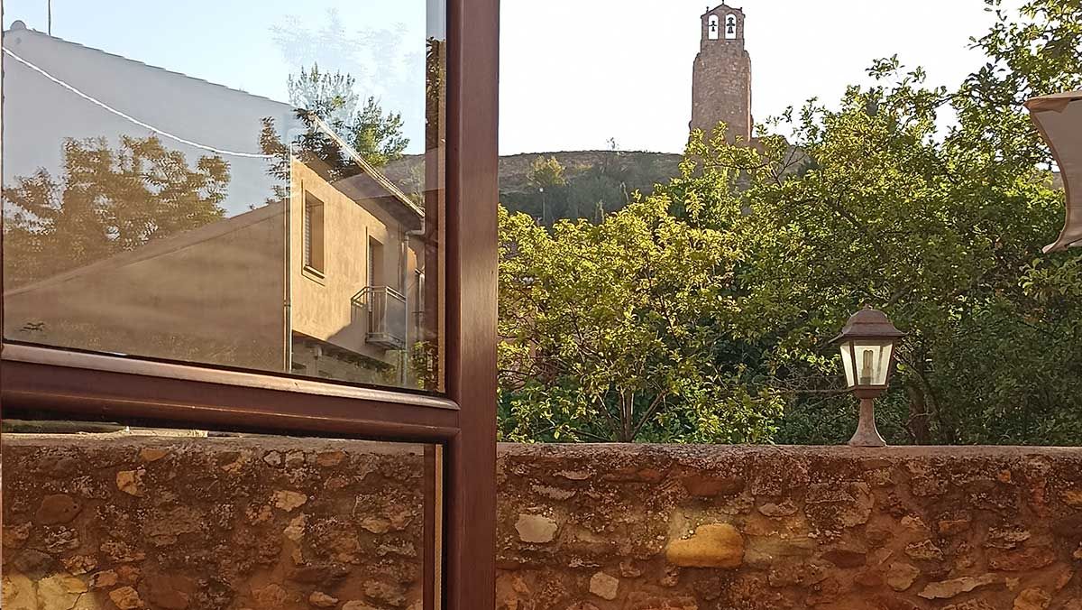 Vistas a la Martina desde Comedor de hotel rural el Adarve en Ayllón, alojamiento rural